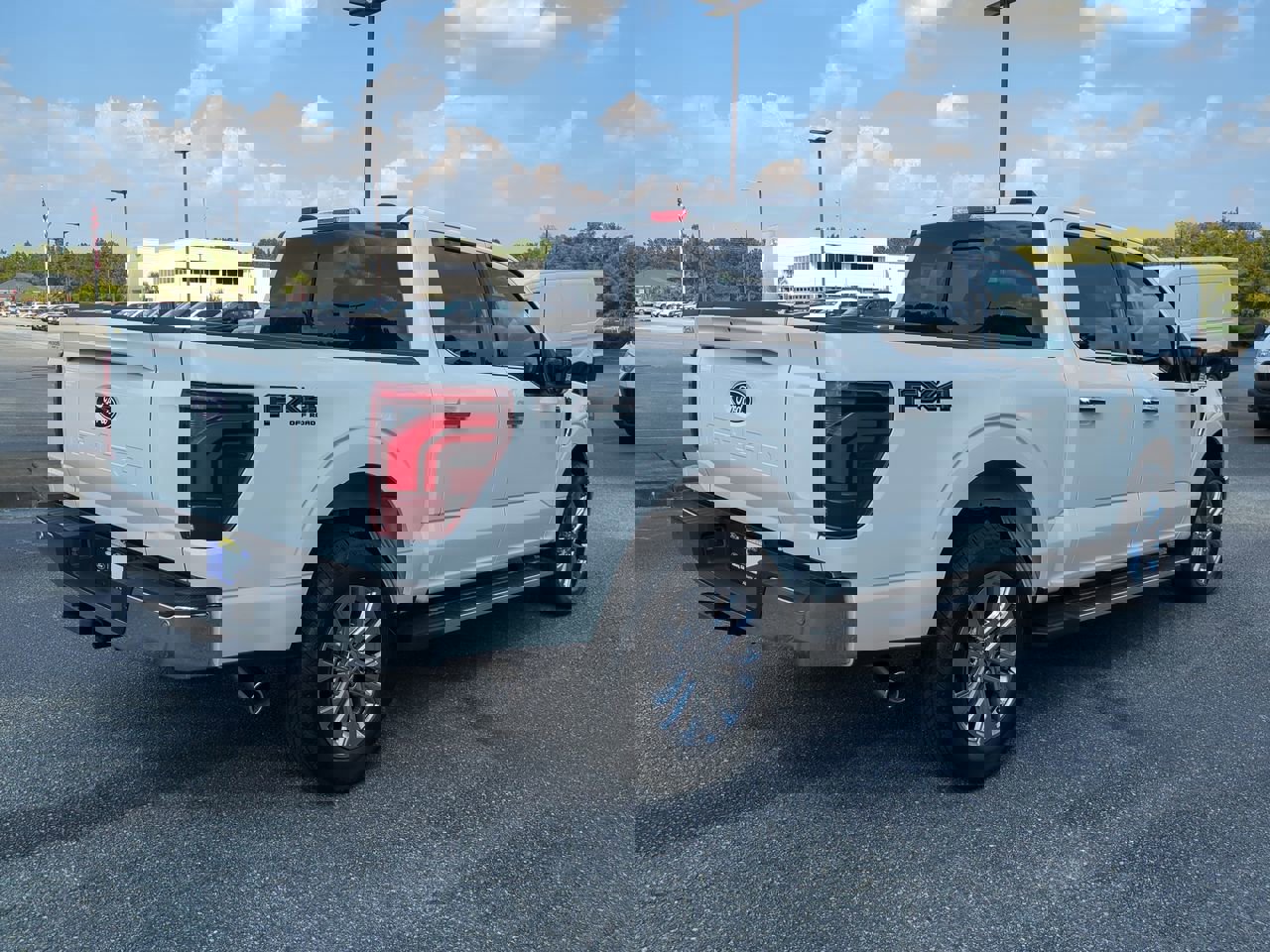 2025 Ford F-150 Lariat photo 4