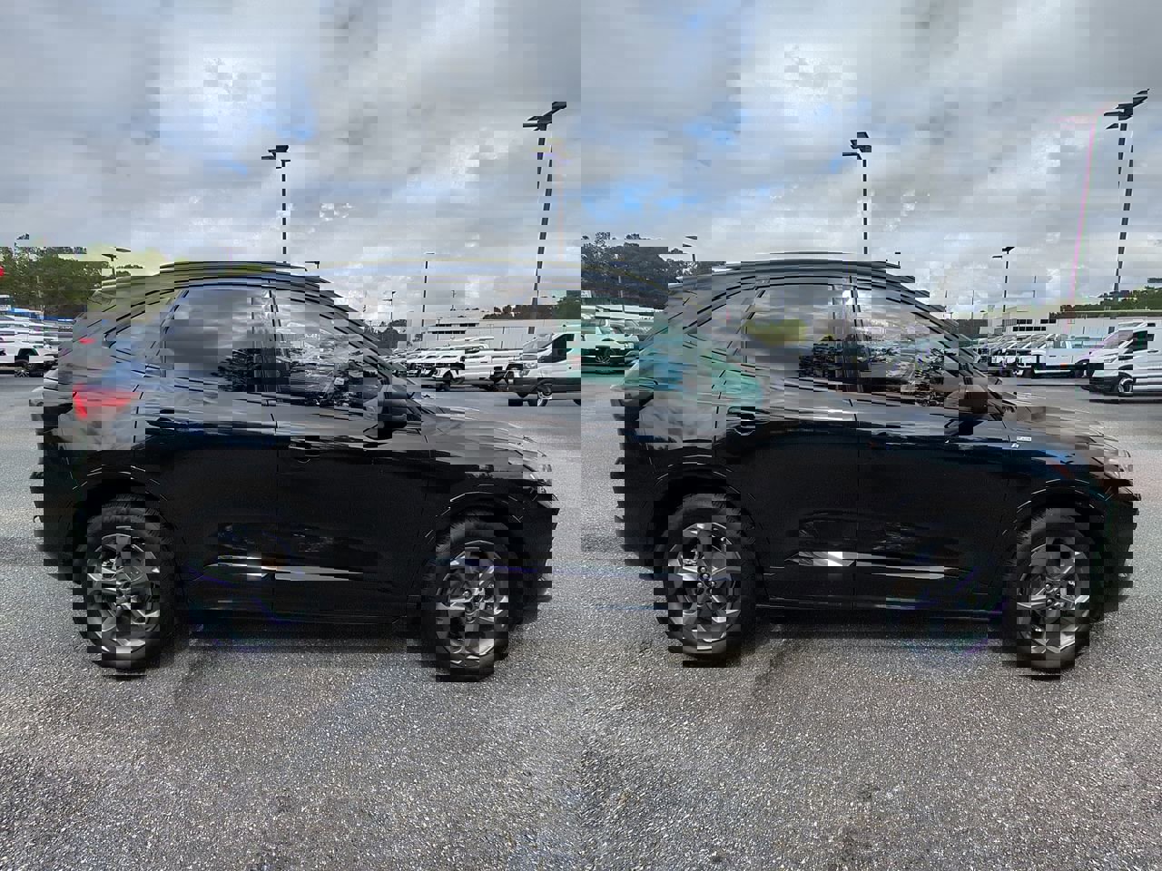 2023 Ford Escape ST-Line photo 3