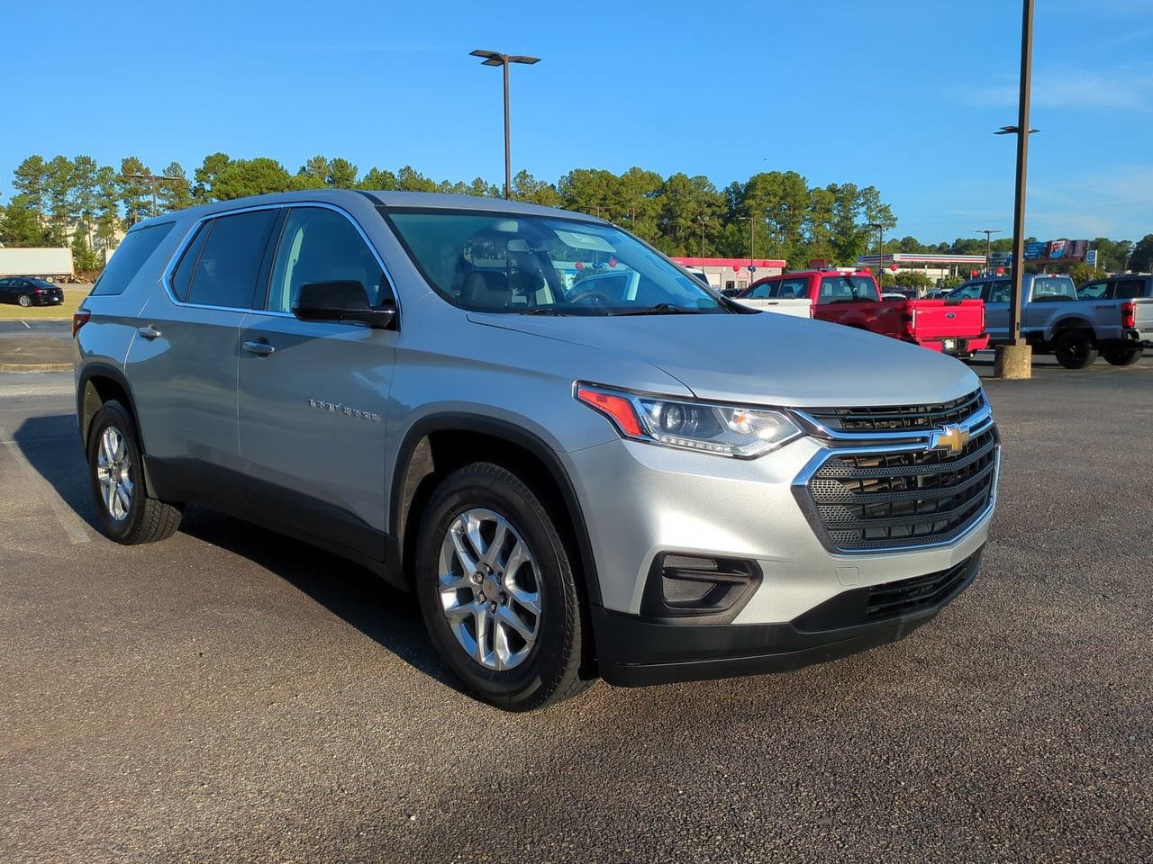 Used 2019 Chevrolet Traverse LS with VIN 1GNERFKW0KJ103200 for sale in Albany, GA