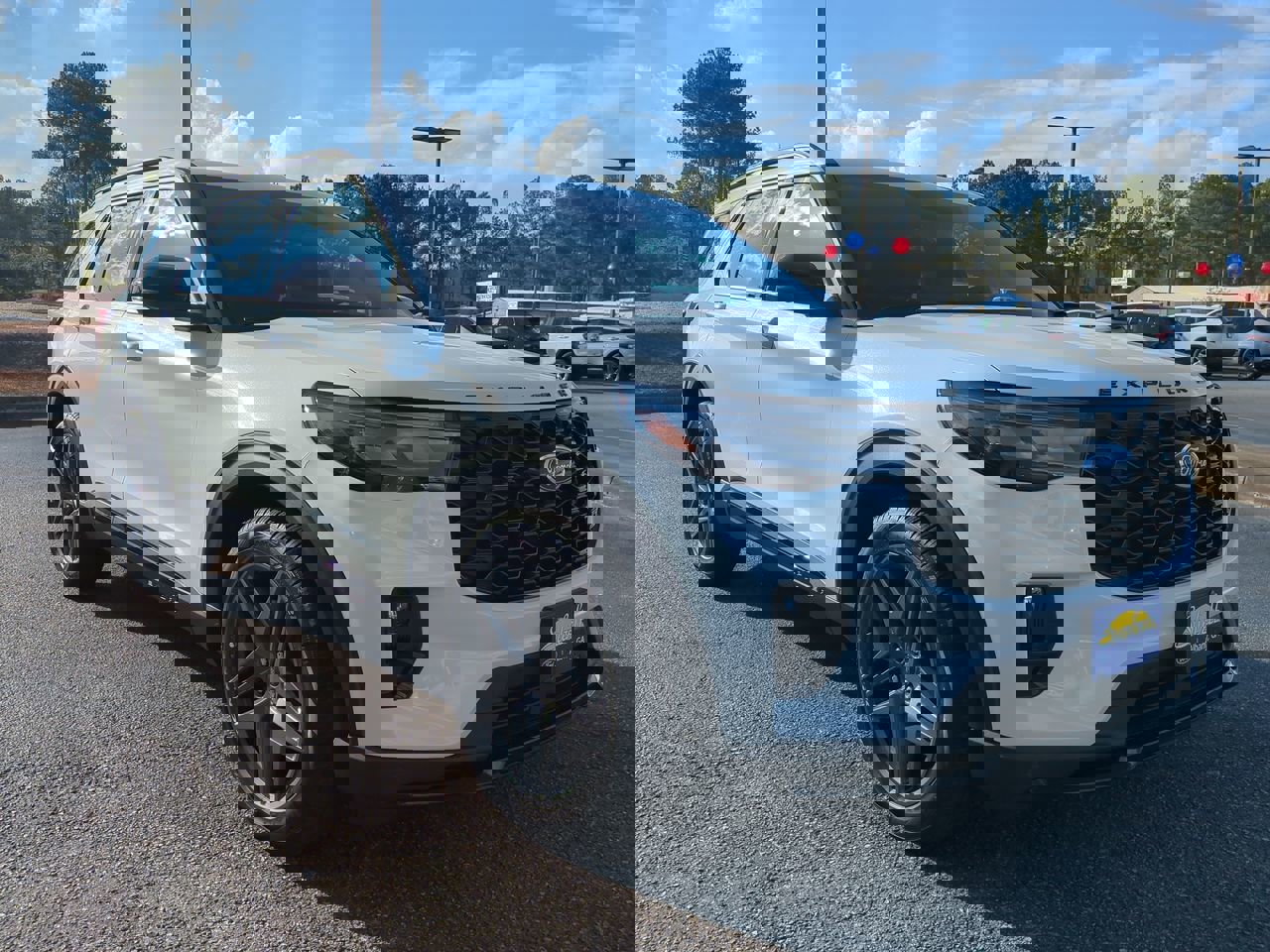 2026 Ford Explorer ST photo 2