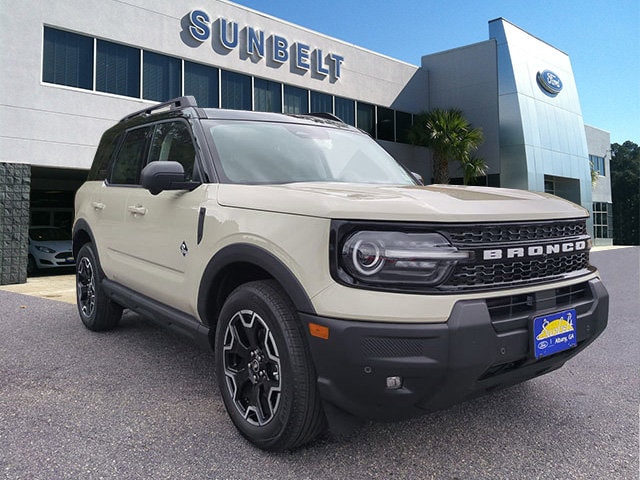 2025 Ford Bronco Sport Outer Banks's photo