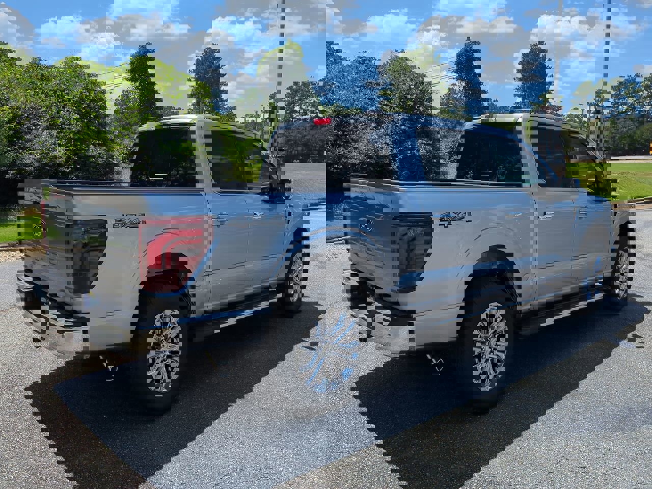 2025 Ford F-150 Lariat photo 4