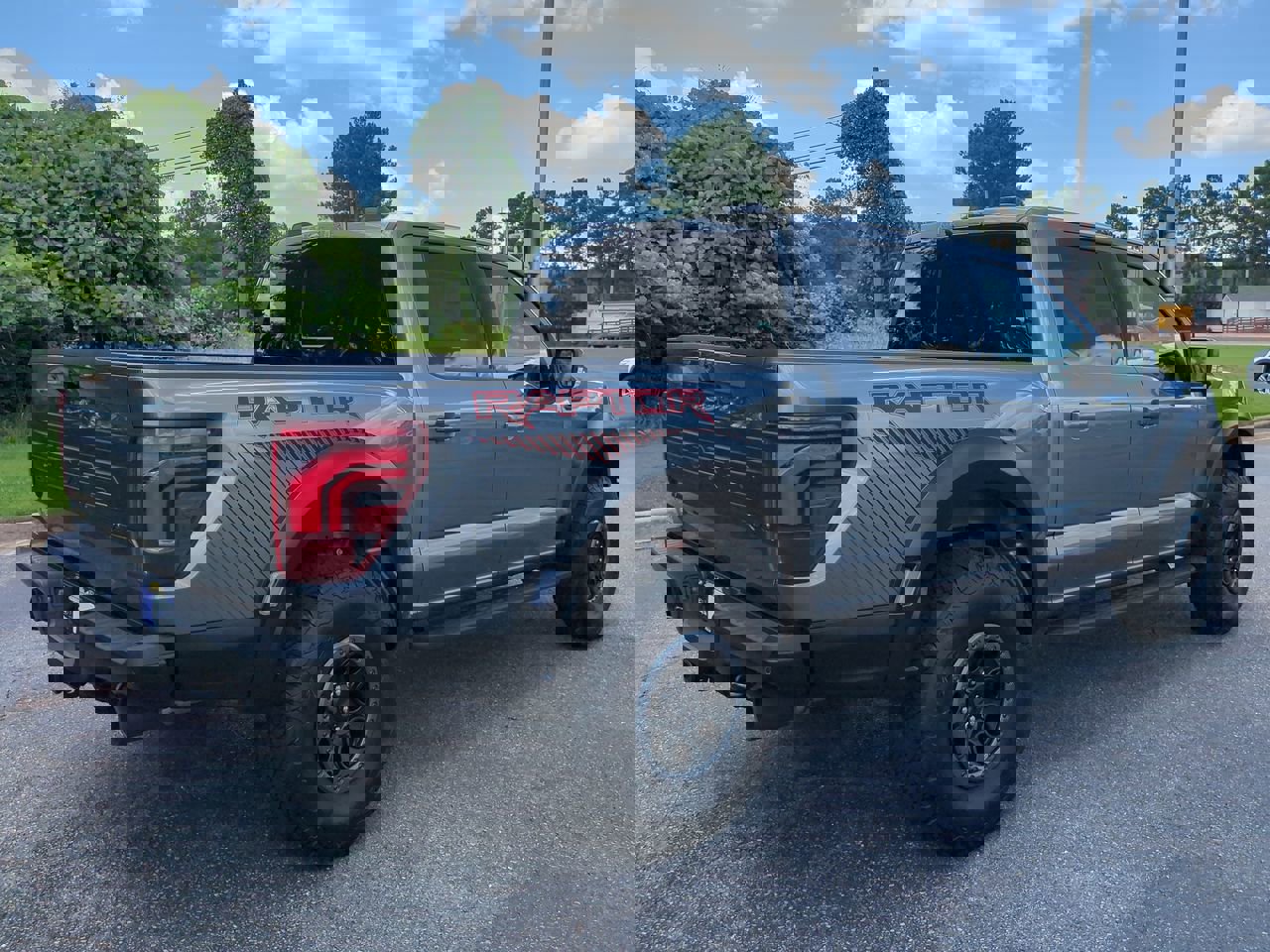 2025 Ford F-150 Raptor photo 4