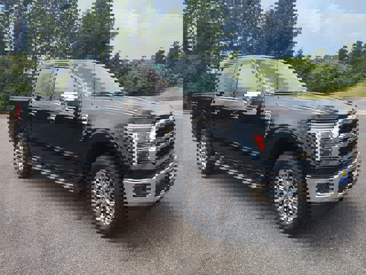 2025 Ford F-150 Lariat photo 2