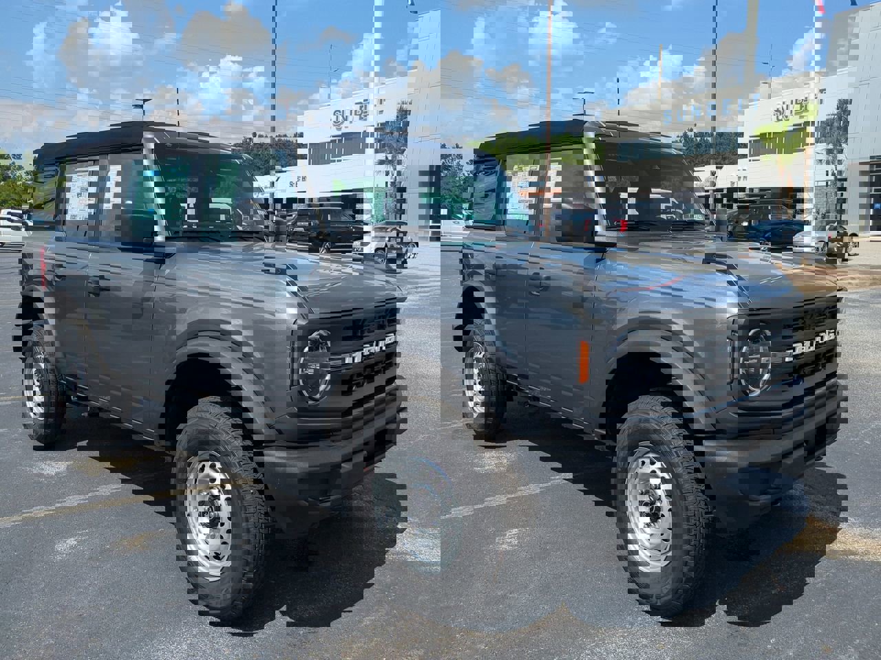 2025 Ford Bronco Base photo 2