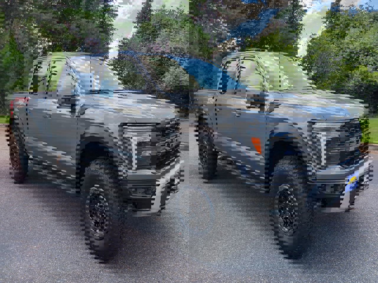 2025 Ford F-150 Raptor photo 2