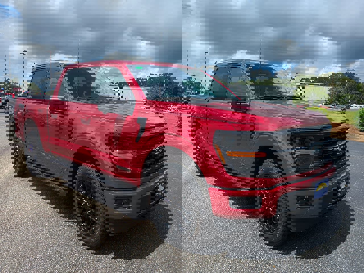 2025 Ford F-150 XLT photo 2