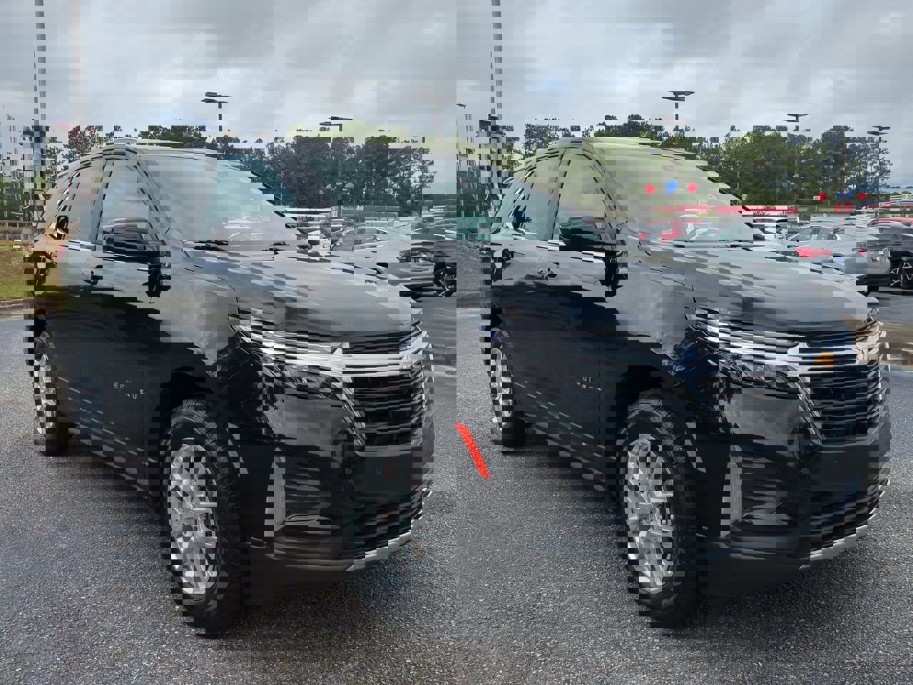 2024 Chevrolet Equinox LT photo 2