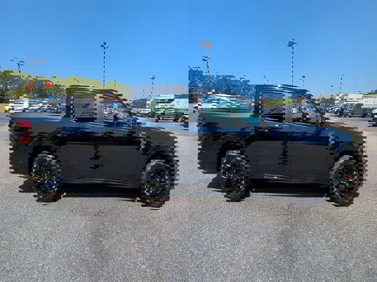 2025 Ford Maverick photo 3