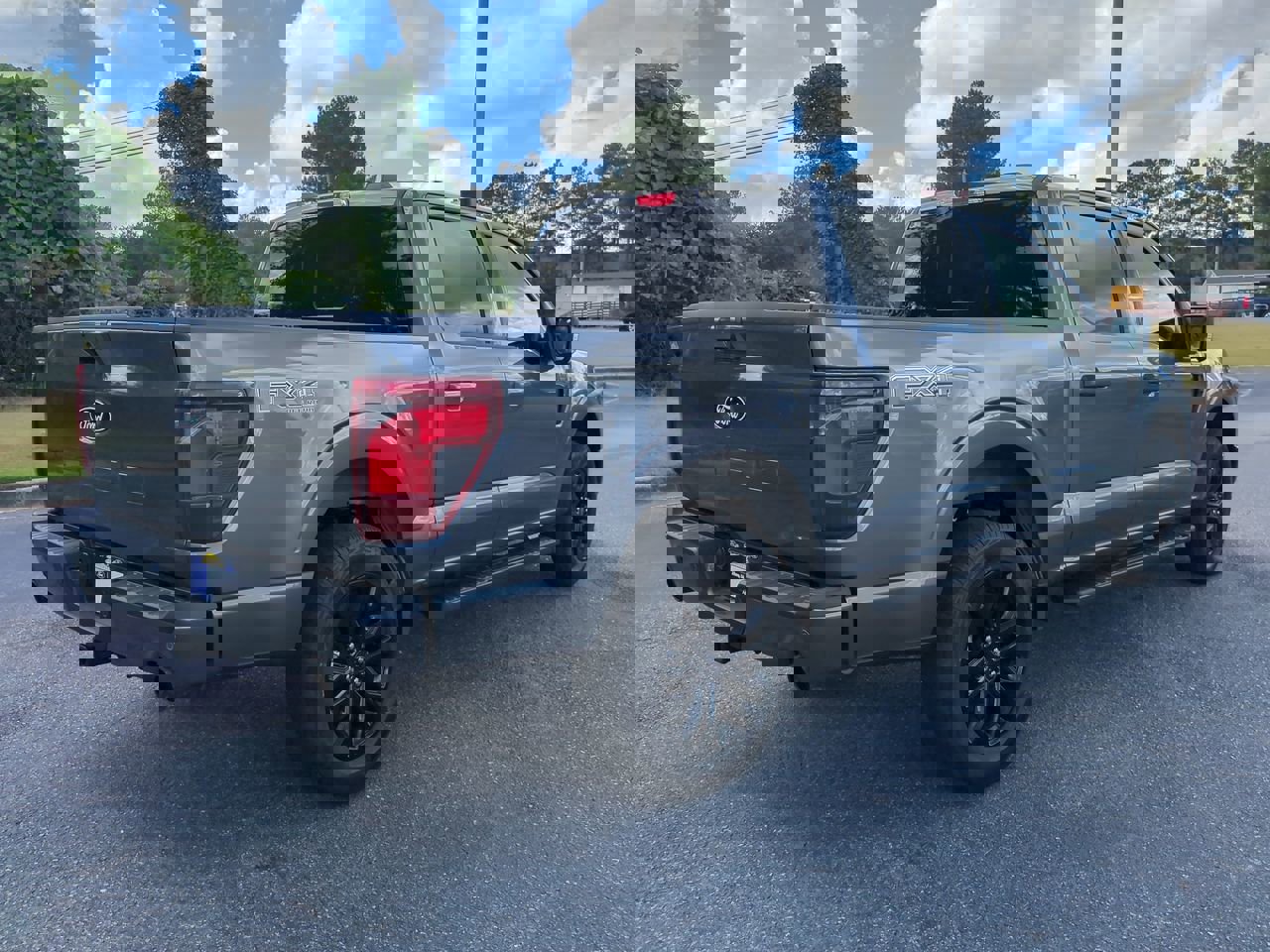 2025 Ford F-150 XLT photo 4