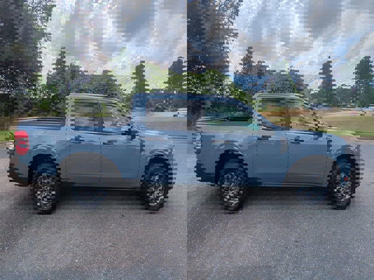 2025 Ford Maverick XLT photo 2