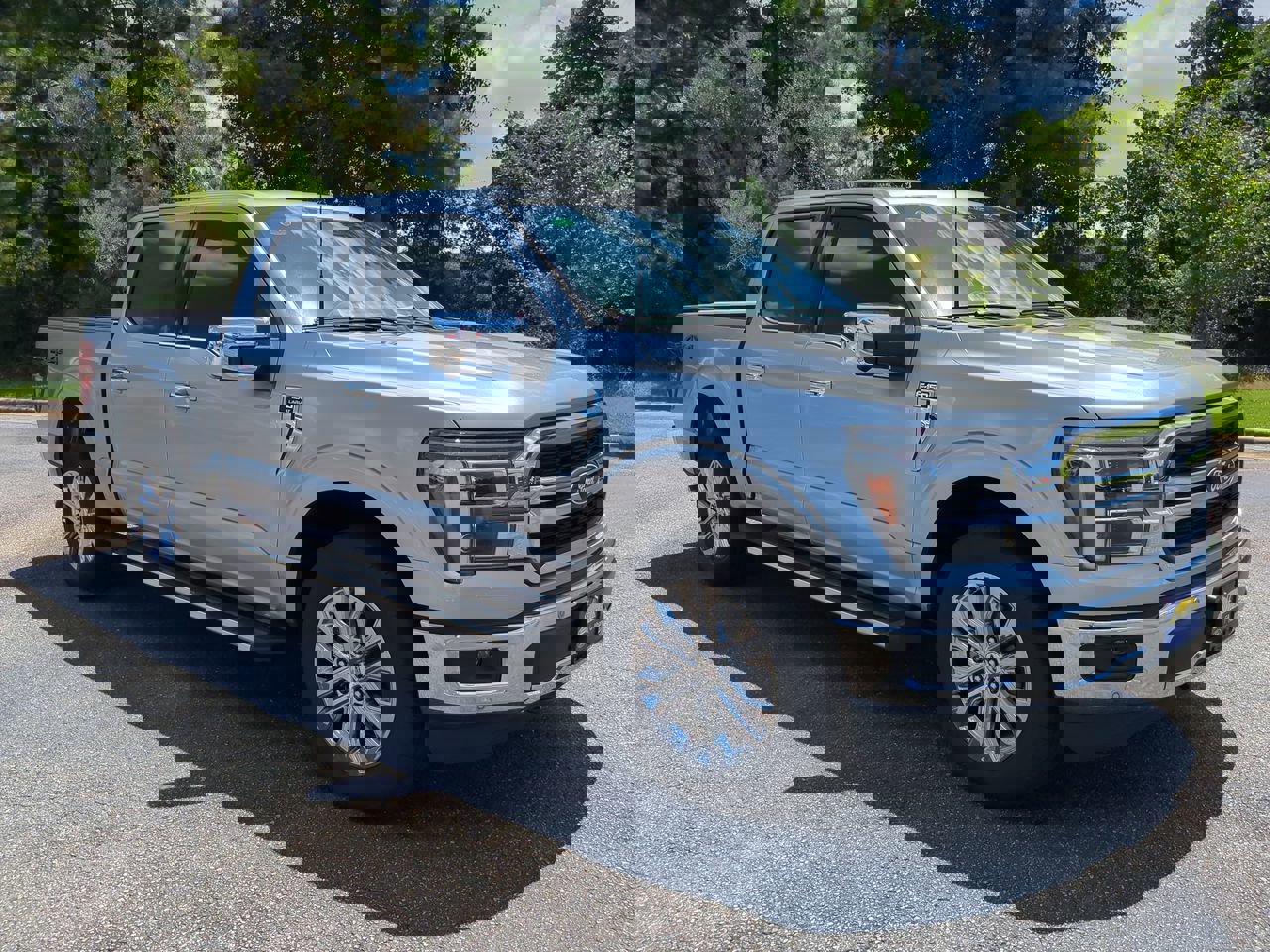 2025 Ford F-150 Lariat photo 2