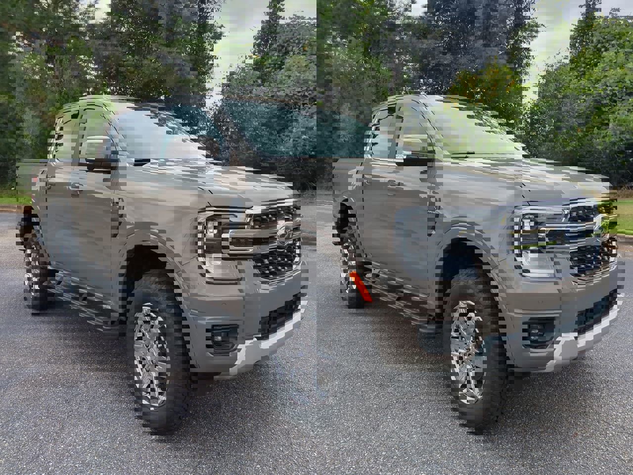 2025 Ford Ranger Lariat photo 2