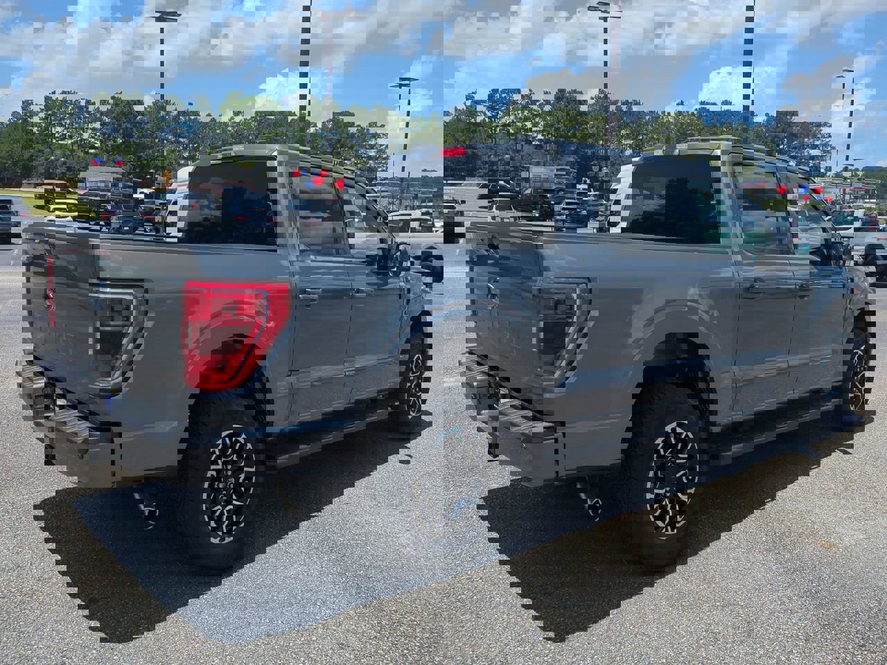 2023 Ford F-150 XLT photo 4