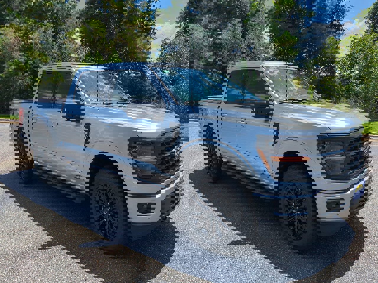 2025 Ford F-150 XLT photo 2