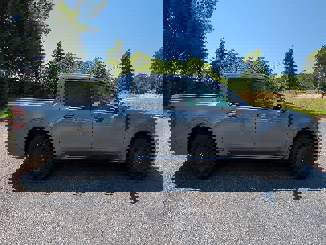 2025 Ford Maverick photo 3