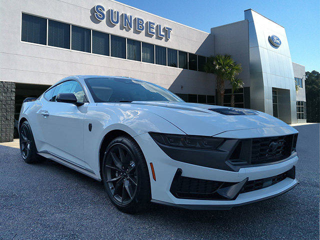 2025 Ford Mustang Dark Horse's photo