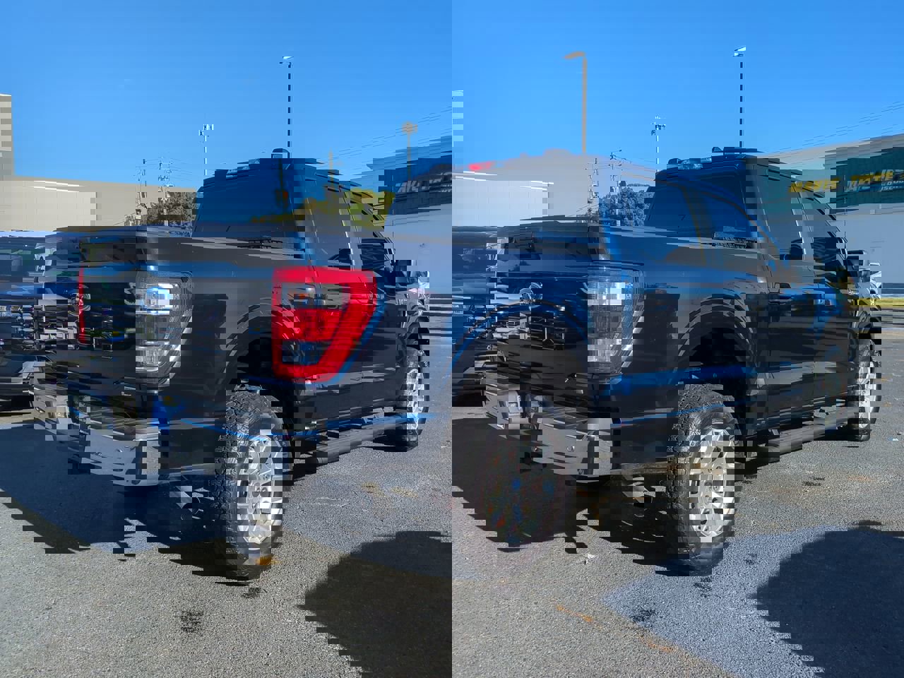 2022 Ford F-150 XL photo 3