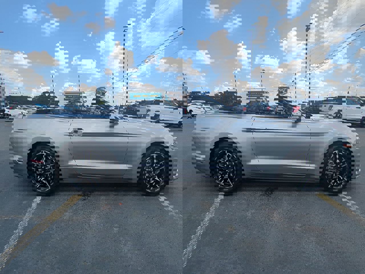 2023 Ford Mustang EcoBoost photo 3