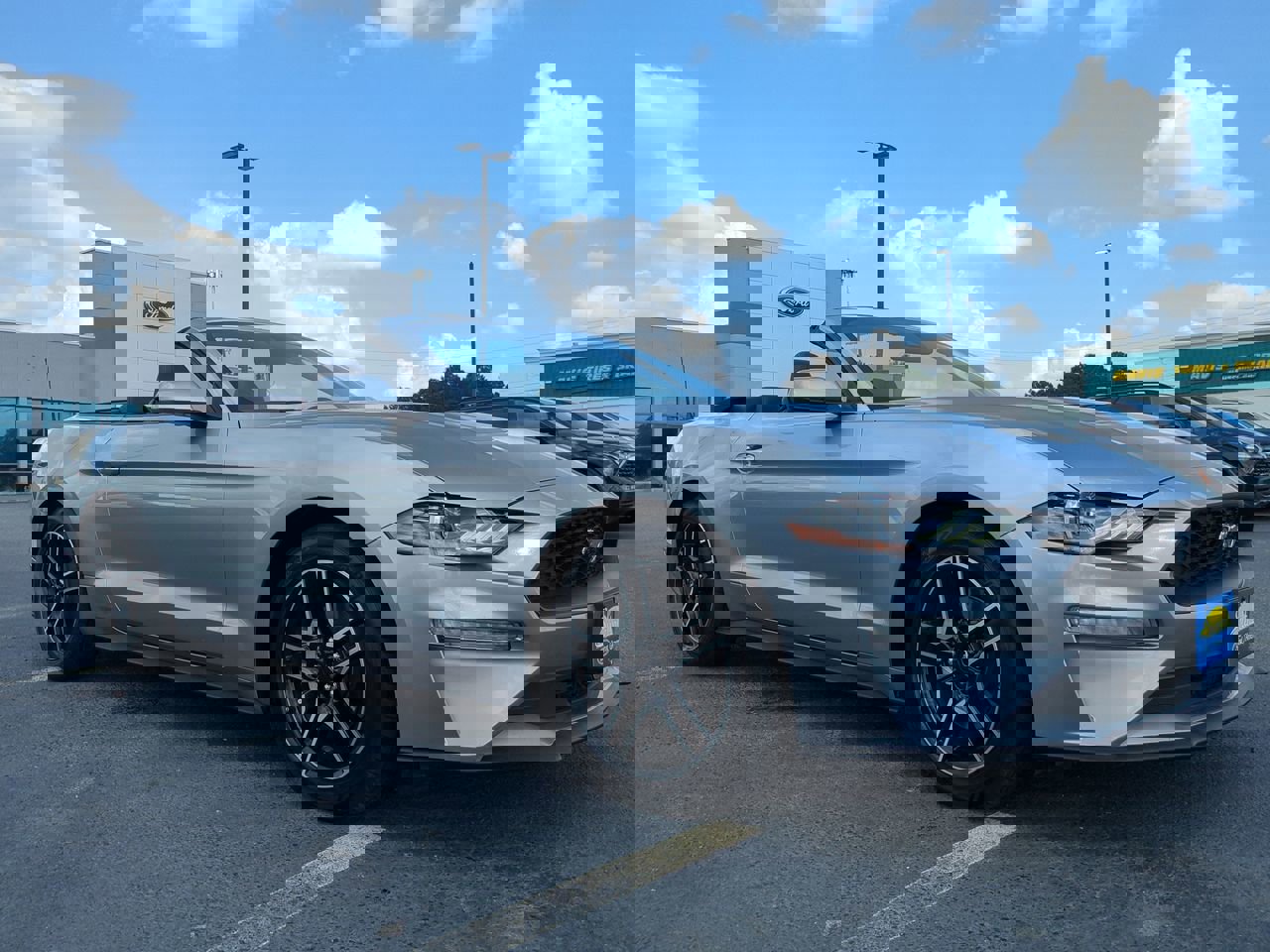 2023 Ford Mustang EcoBoost photo 2