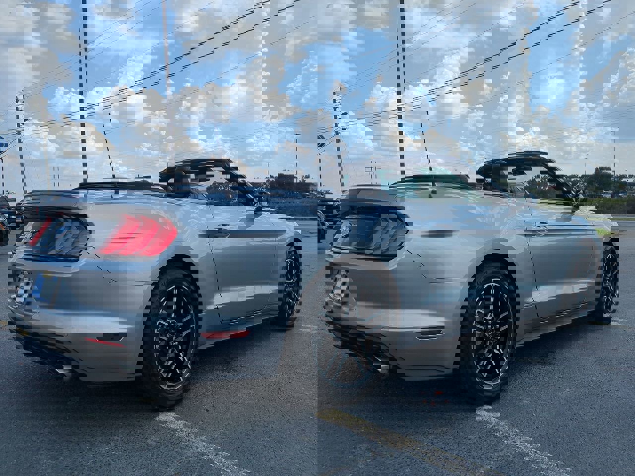 2023 Ford Mustang EcoBoost photo 4