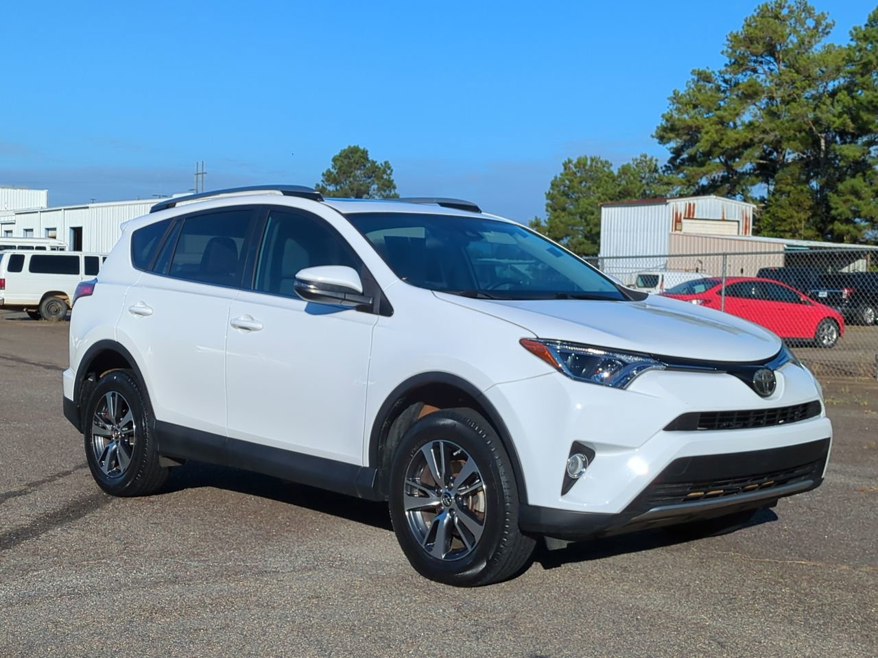 Used 2018 Toyota RAV4 XLE with VIN 2T3WFREV4JW520958 for sale in Americus, GA