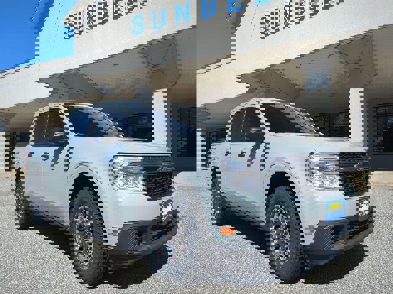 2022 Ford Maverick XLT photo 2