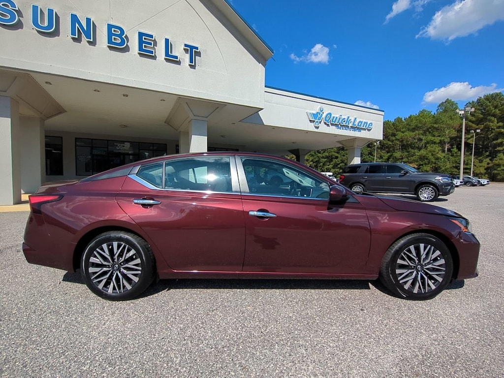 Used 2023 Nissan Altima 2.5 SV
