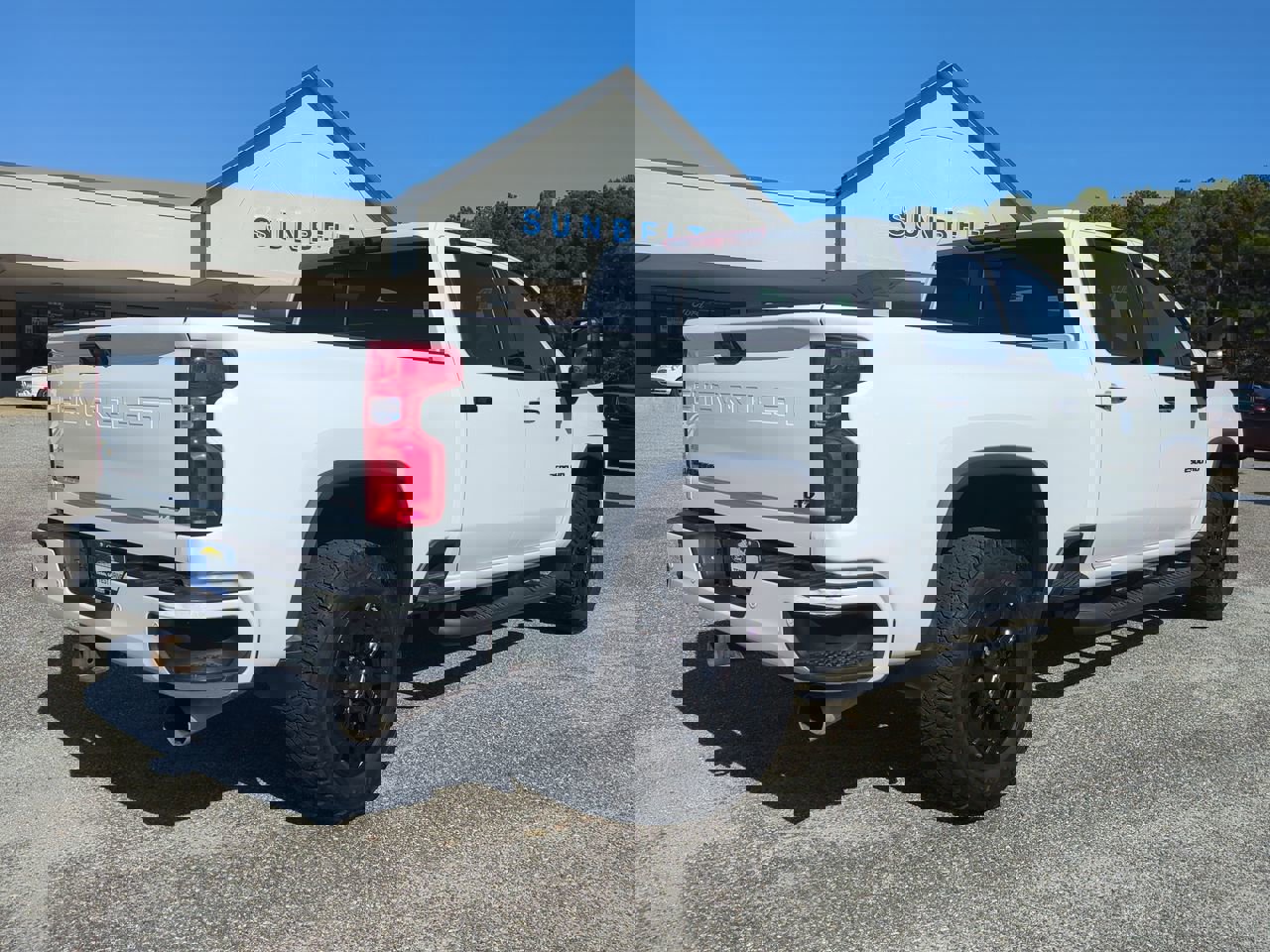 2022 Chevrolet Silverado LTZ photo 4