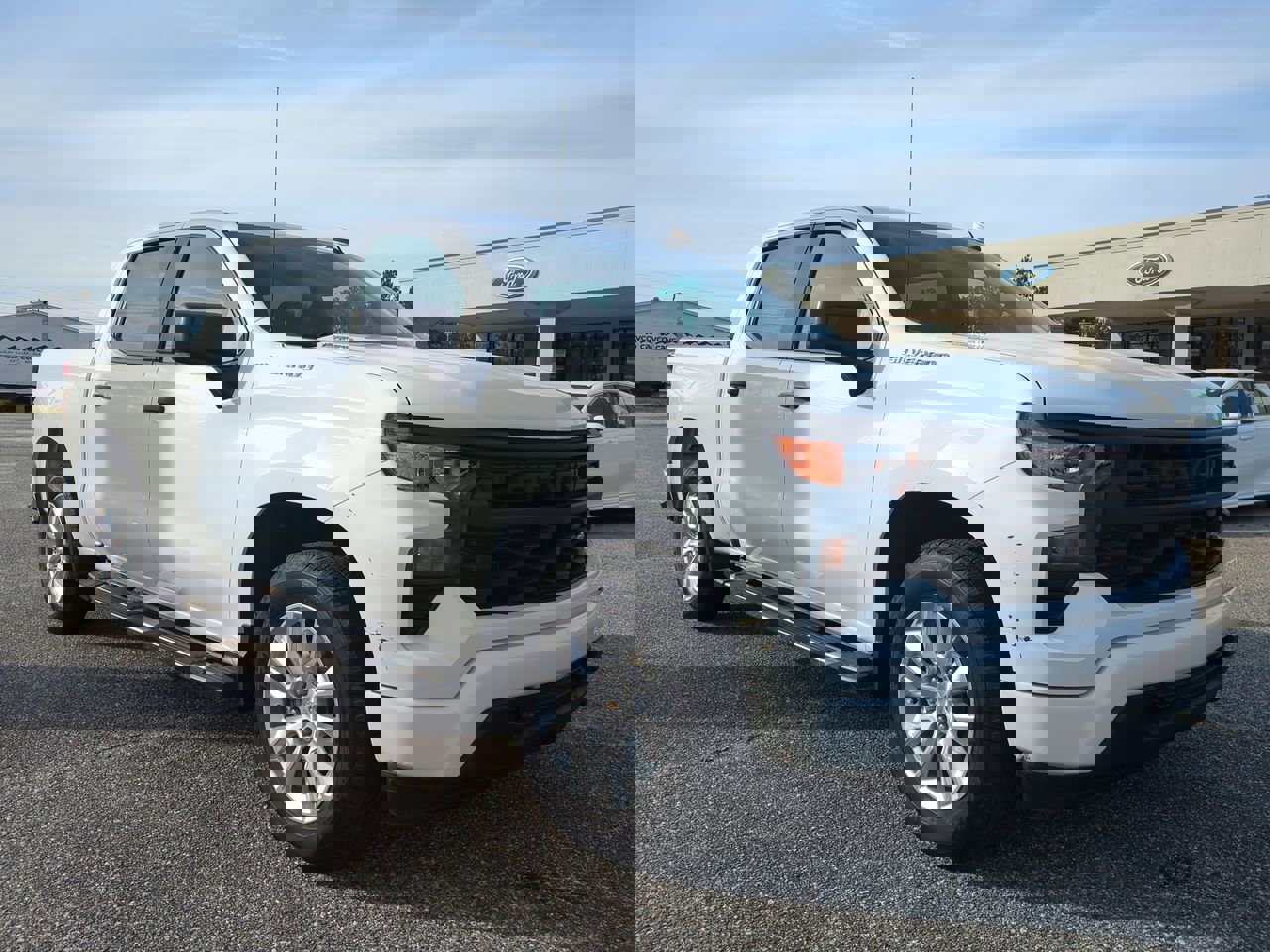 2025 Chevrolet Silverado 1500 Custom photo 2