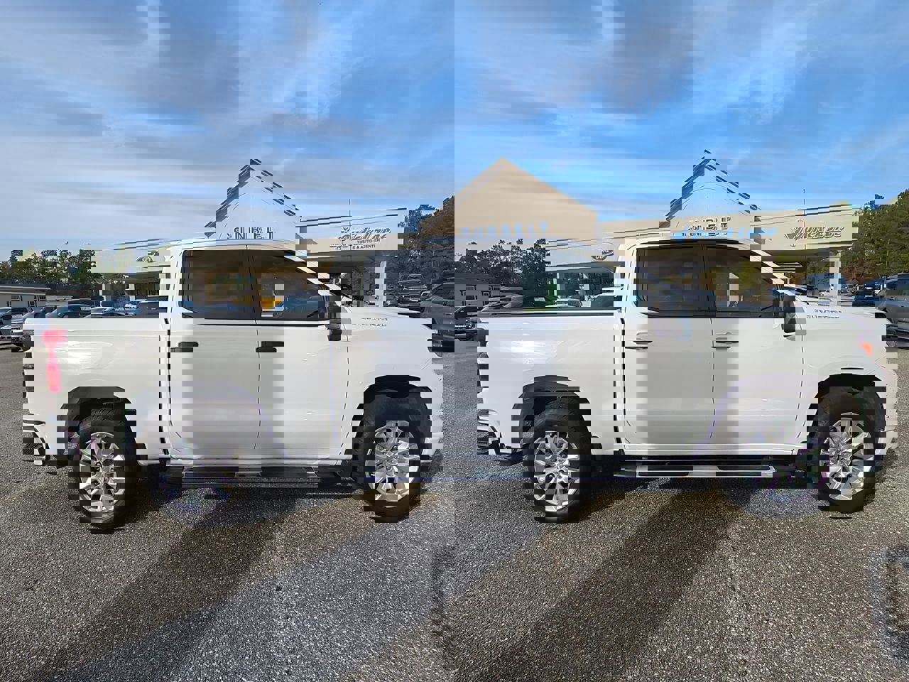 2025 Chevrolet Silverado 1500 Custom photo 3