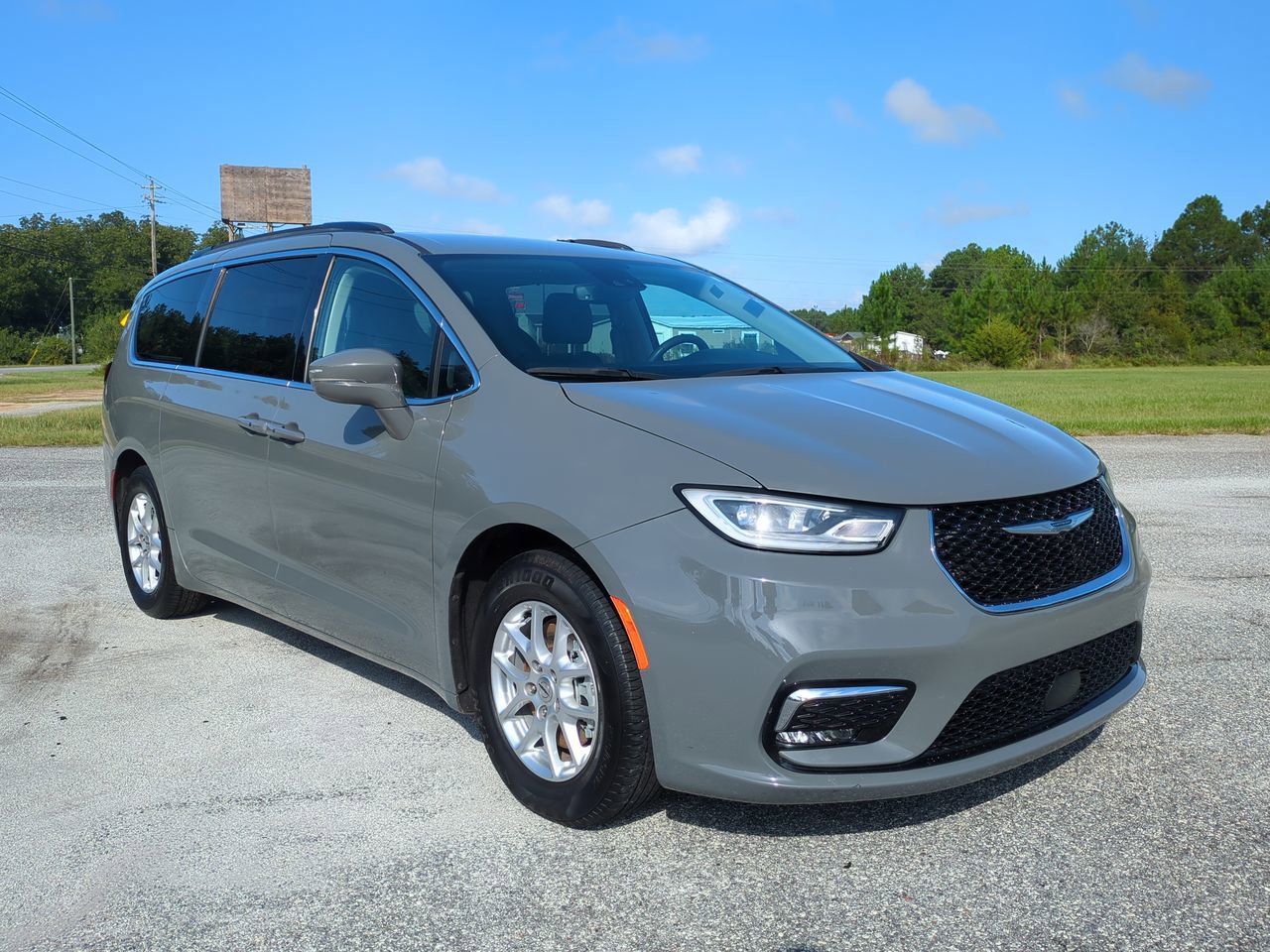 Used 2022 Chrysler Pacifica Touring L with VIN 2C4RC1BG2NR133029 for sale in Cordele, GA