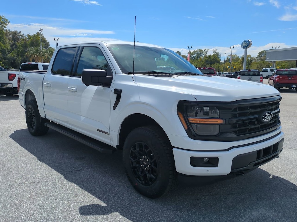 New 2025 Ford F-150 XLT Truck SuperCrew Cab