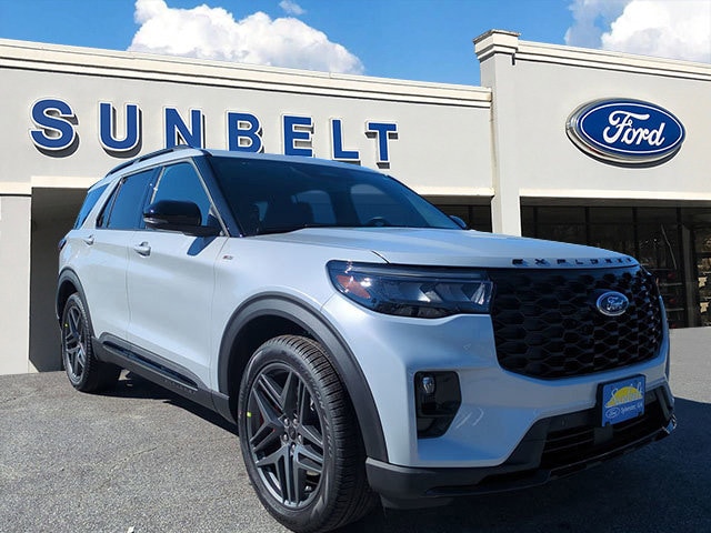 2026 Ford Explorer ST-LINE's photo