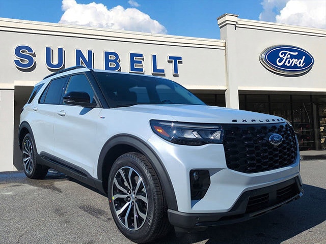 2026 Ford Explorer ST-LINE's photo