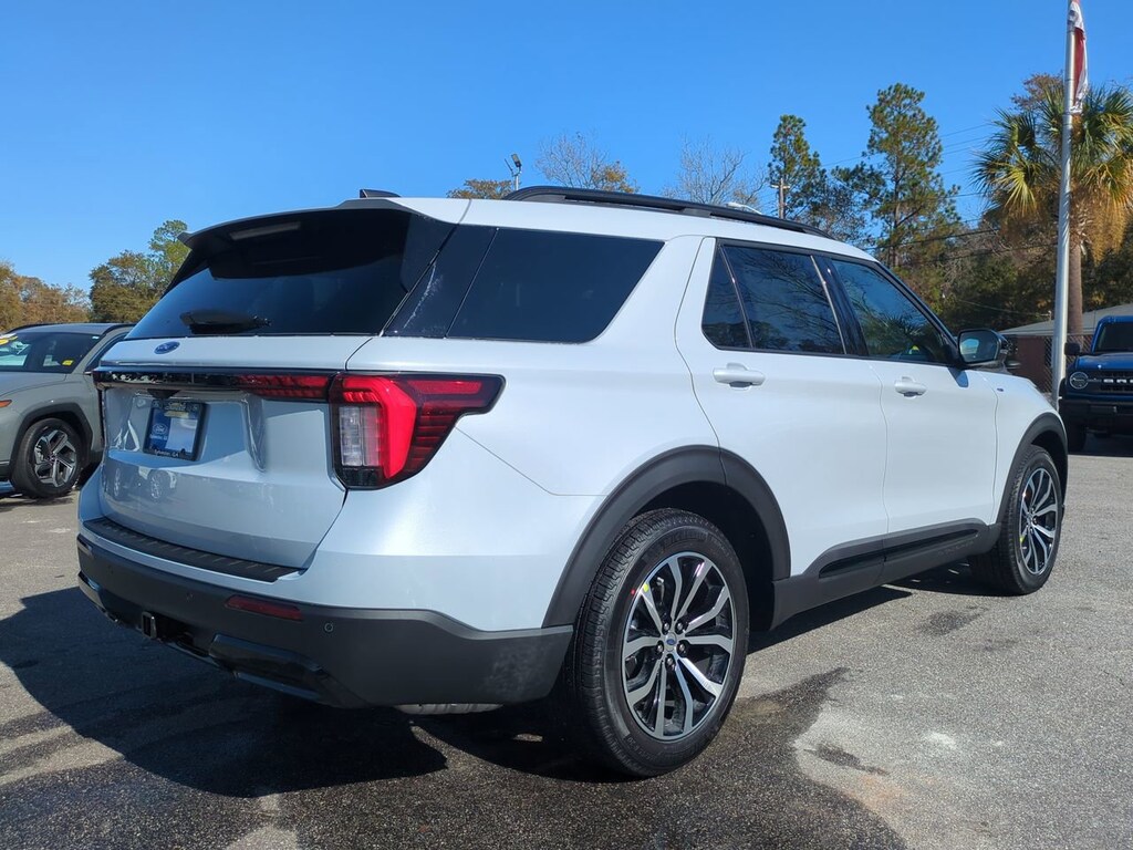 New 2026 Ford Explorer ST-Line SUV