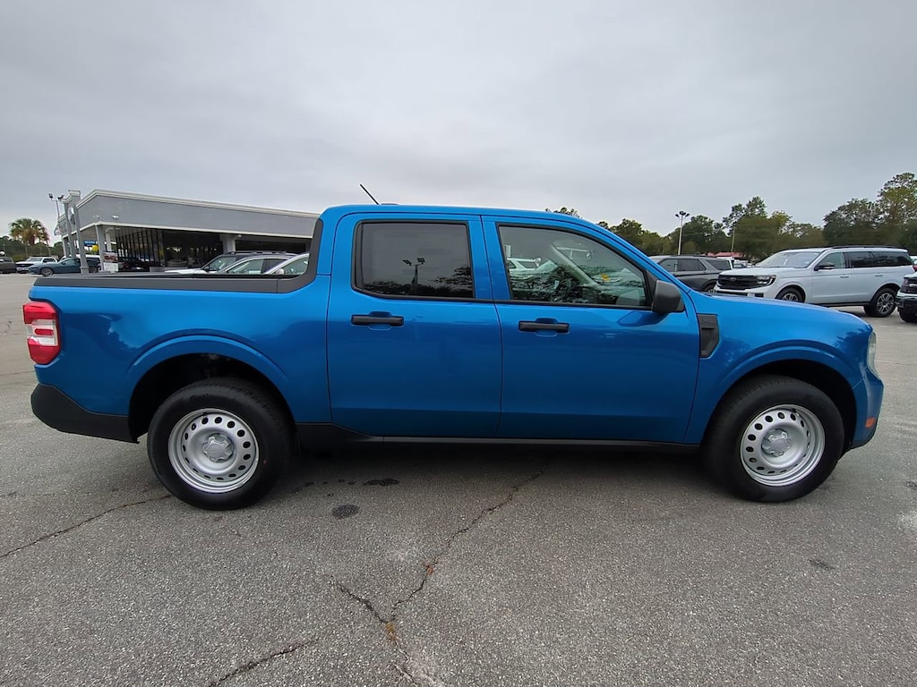 New 2025 Ford Maverick XL Truck SuperCrew