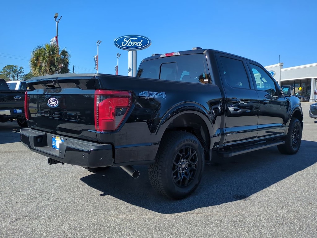 New 2025 Ford F-150 XLT Truck SuperCrew Cab