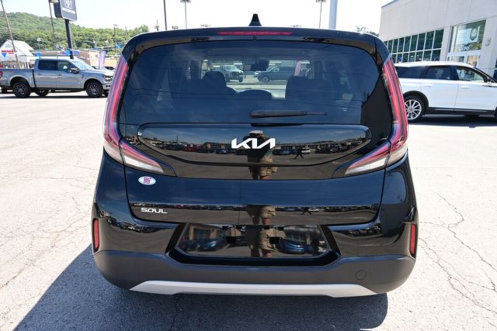Used 2023 Kia Soul LX Hatchback