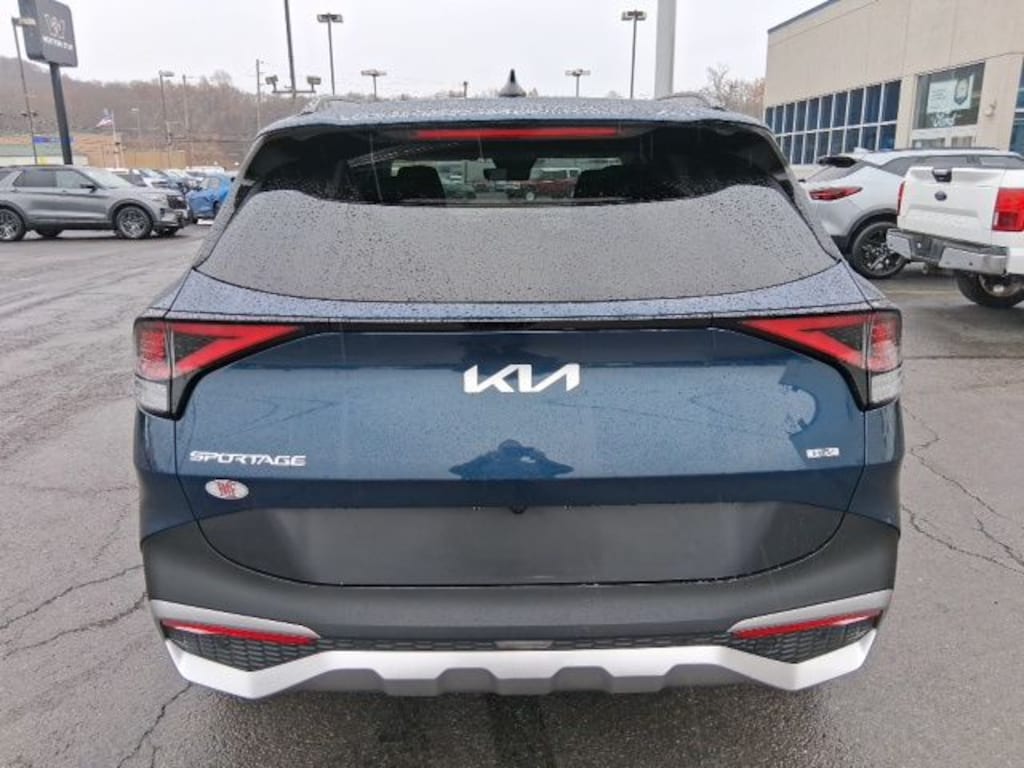 Used 2024 Kia Sportage Hybrid EX SUV