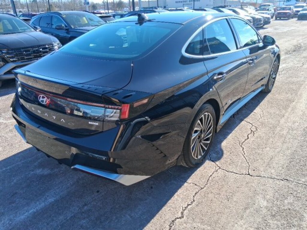 Certified 2025 Hyundai Sonata Hybrid SEL Sedan