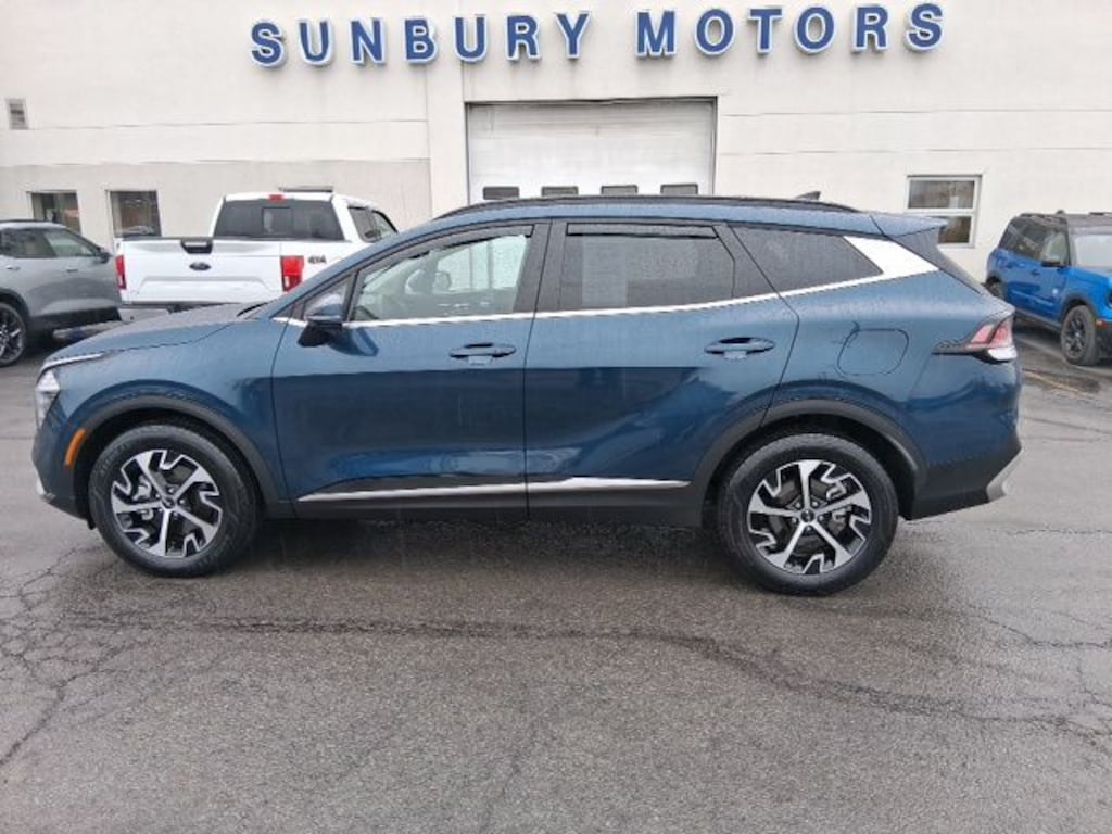 Used 2024 Kia Sportage Hybrid EX SUV