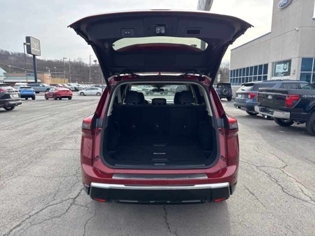 Used 2025 Nissan Rogue Platinum SUV