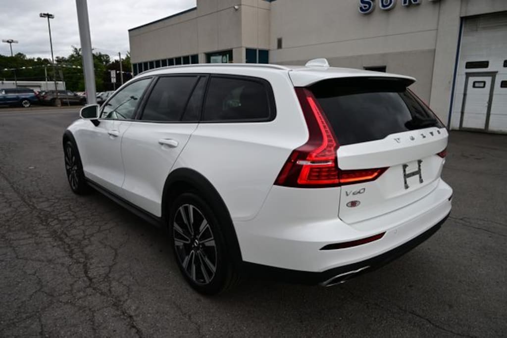 Used 2021 Volvo V60 Cross Country T5 Wagon