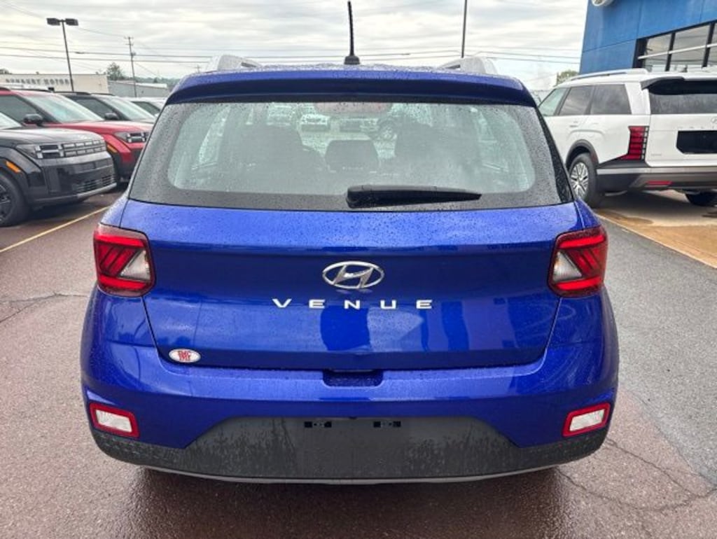 Used 2024 Hyundai Venue SEL SUV