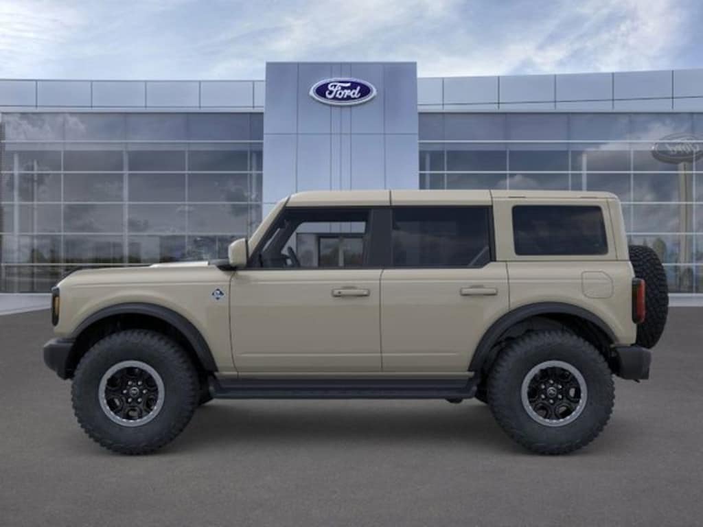New 2025 Ford Bronco Outer Banks SUV