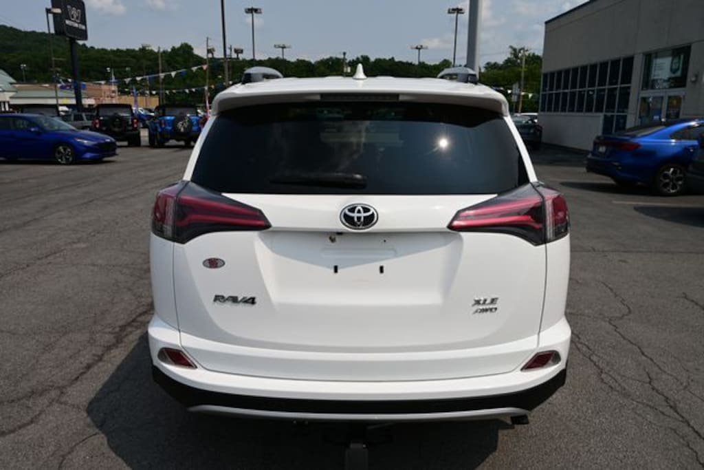 Used 2016 Toyota RAV4 XLE SUV
