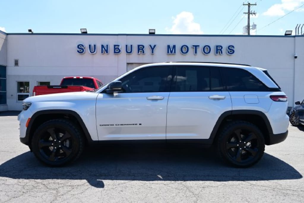 Used 2022 Jeep Grand Cherokee Altitude SUV