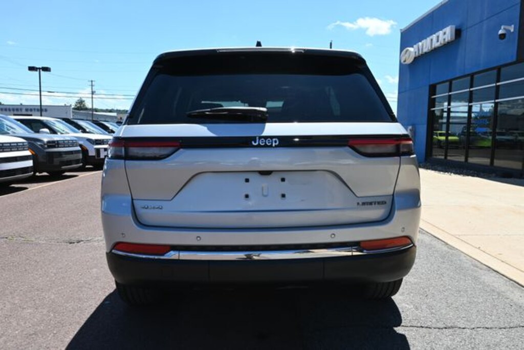 Used 2024 Jeep Grand Cherokee Limited SUV
