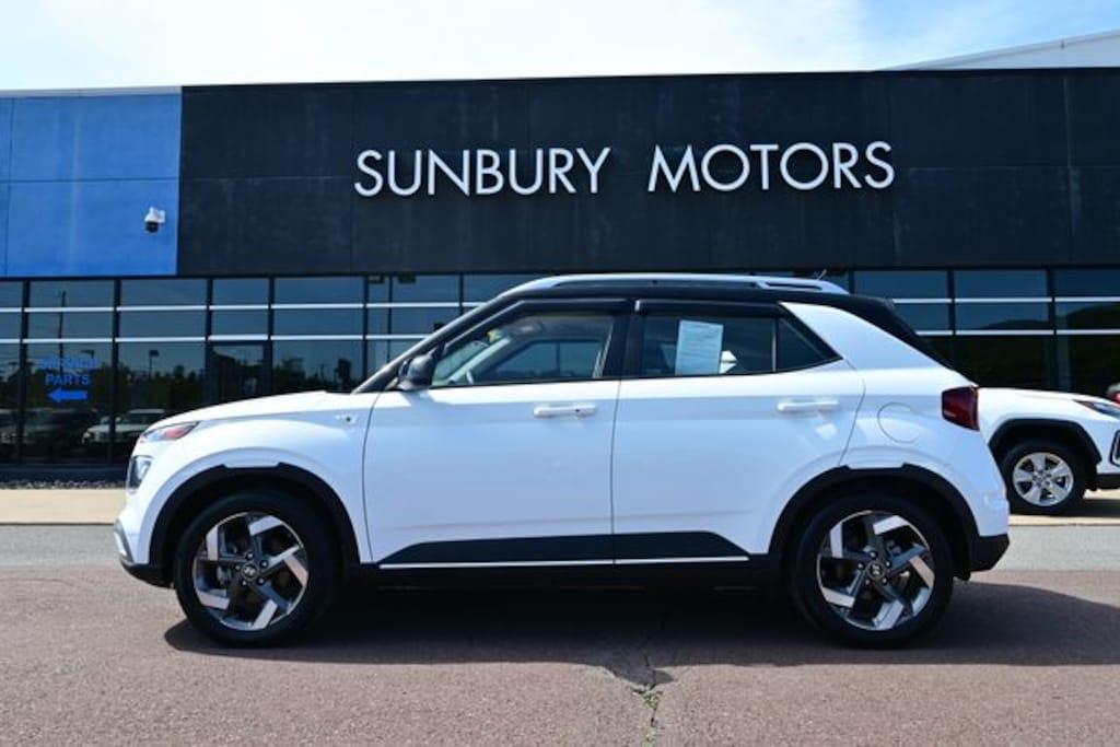Used 2024 Hyundai Venue Limited SUV